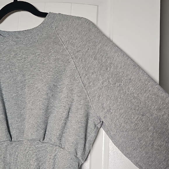VS M Gray Cropped Sweatshirt - Picture 3 of 13